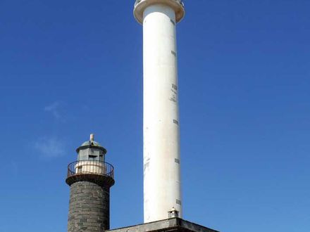 LOS FAROS: EL ORIGEN DE LAS SEÑALES MARÍTIMAS