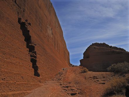 MONTAÑA DE TINAMALA, Cantera y localización de cine