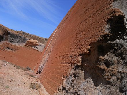 MONTAÑA DE TINAMALA, Cantera y localización de cine