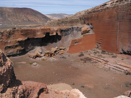 MONTAÑA DE TINAMALA, Cantera y localización de cine