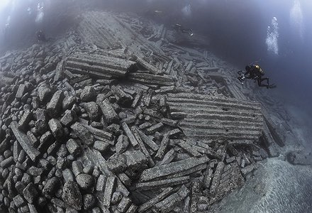 LA VIDA BAJO LAS AGUAS